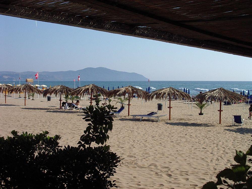 Baia Del Sole Hotel Paestum Eksteriør billede